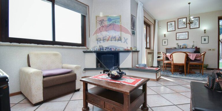 20250923175448-985852-13