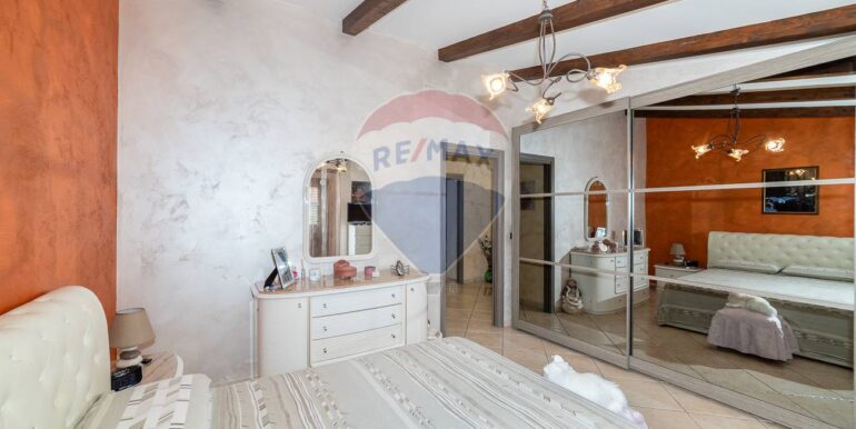 20250923185454-986618-6