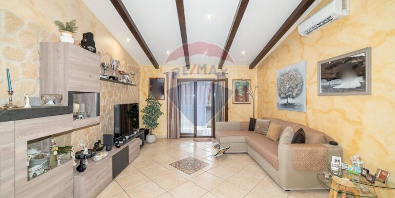 20250923185526-986618-15