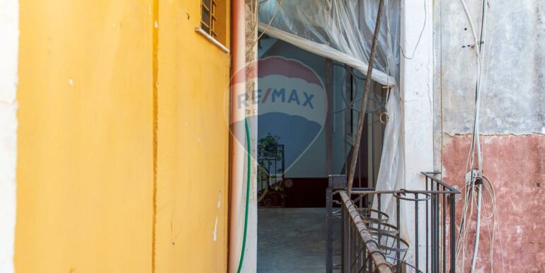 20250925182349-974558-48