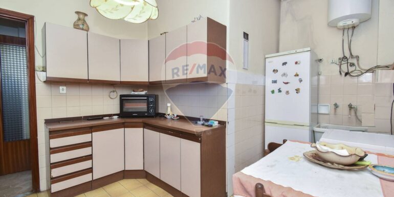 2025092902649-988864-16