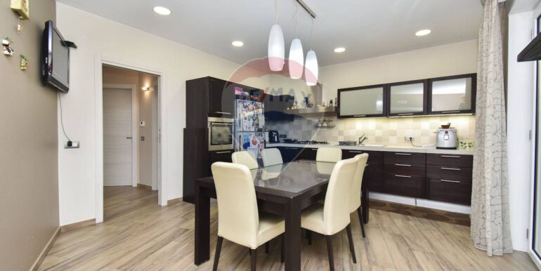 20250929120110-988932-19