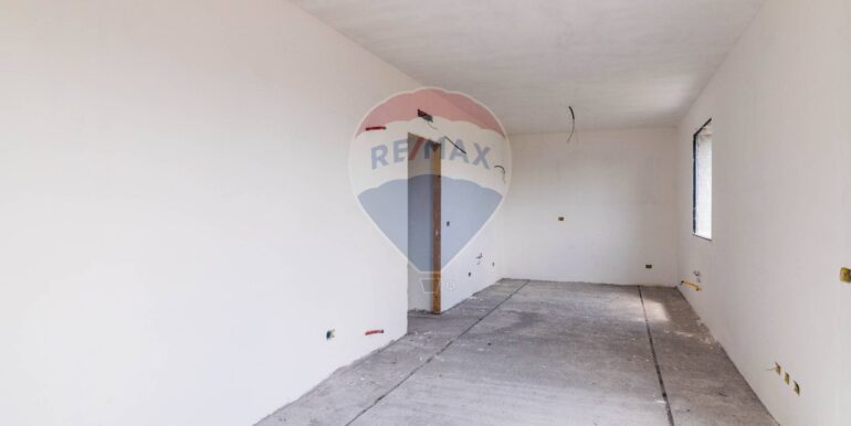 20250929180747-989085-29