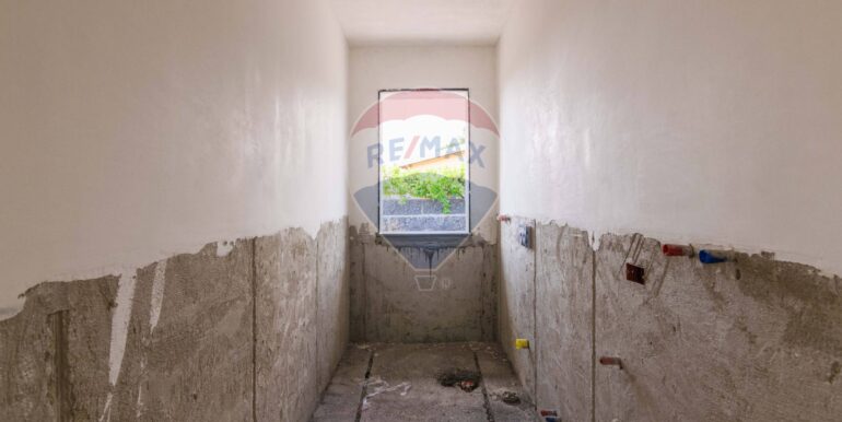 20250929180748-989085-32