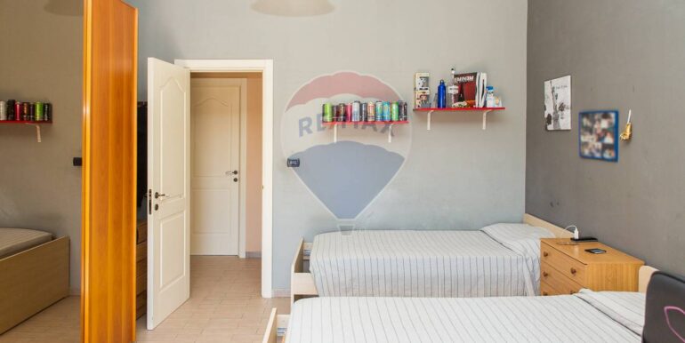 20250930175029-990733-22