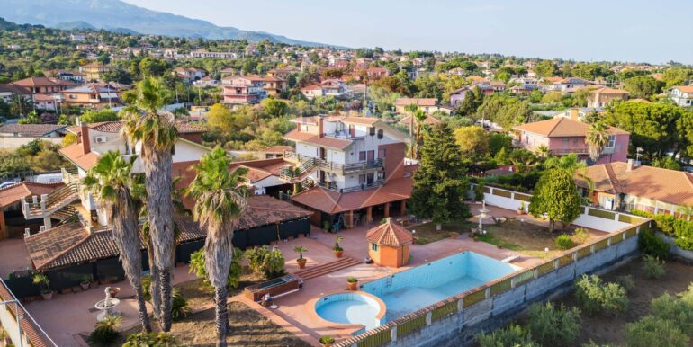 20250930195607-990785-0