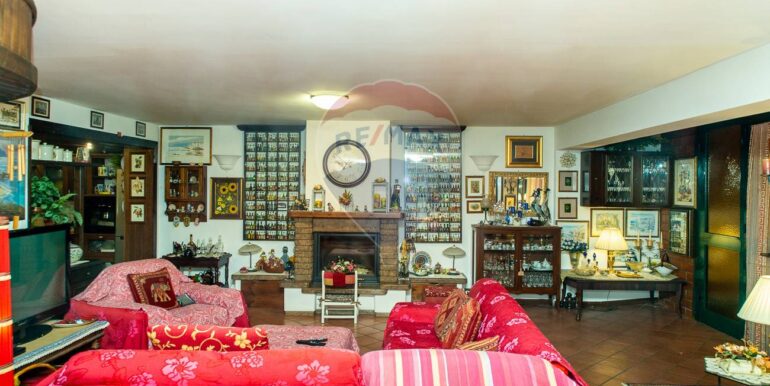 20250930195611-990785-15