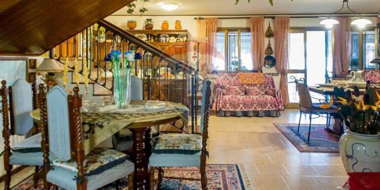 20250930195612-990785-23