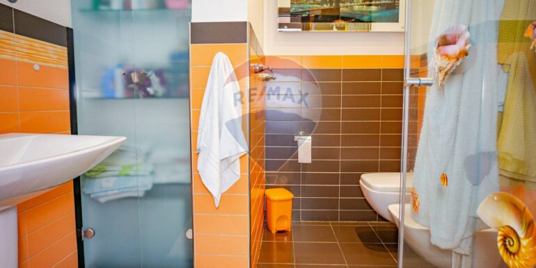 2025093091637-989413-10