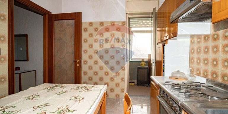 20251001114953-990861-12