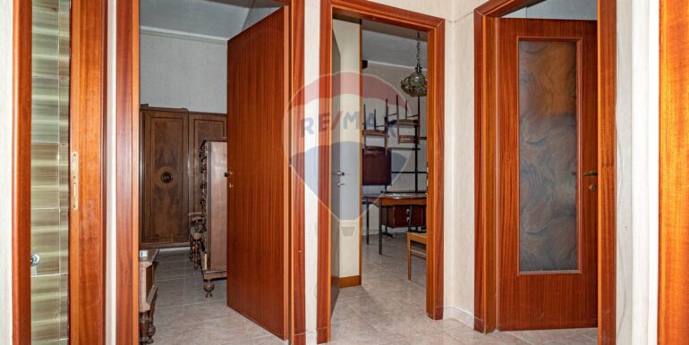 20251001114954-990861-14