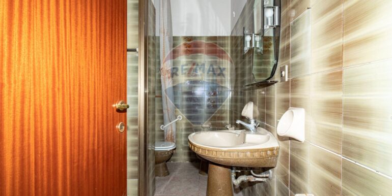 20251001114954-990861-16