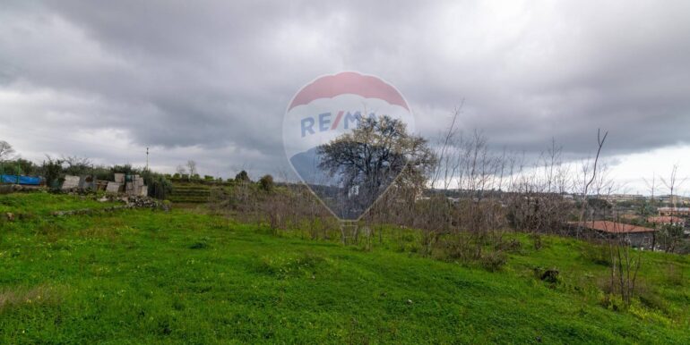 20251001193337-991047-13