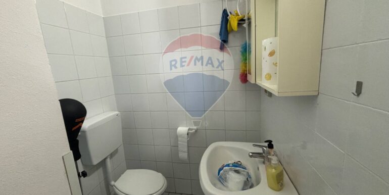 2025100172845-990801-8