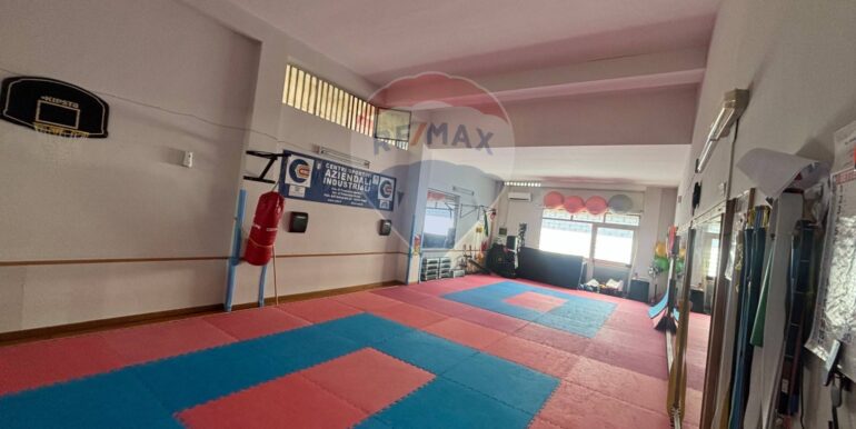 2025100172847-990801-12