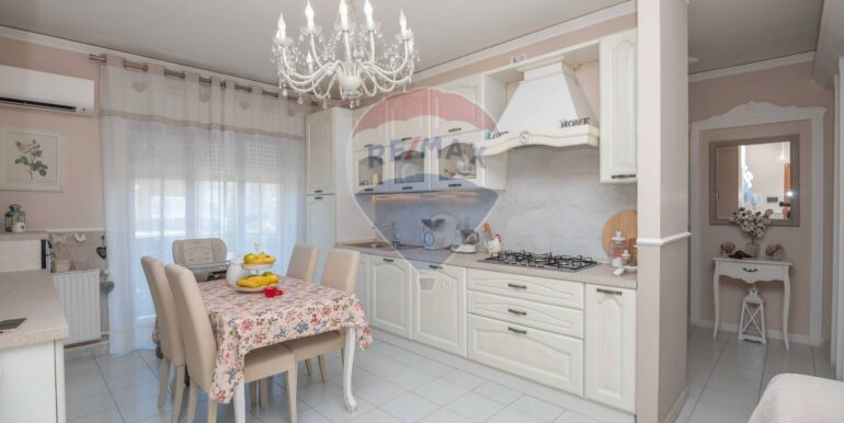 20251002104757-976152-1