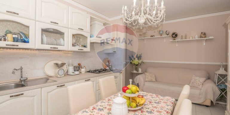 20251002104805-976152-3