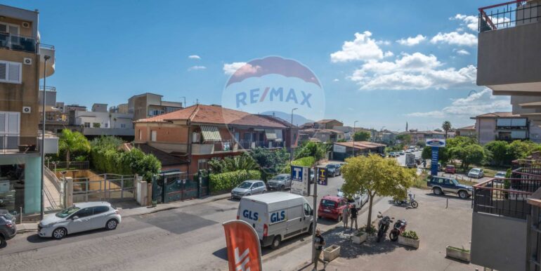 20251002104847-976152-14