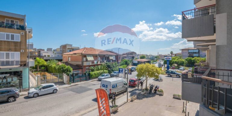 20251002104851-976152-15