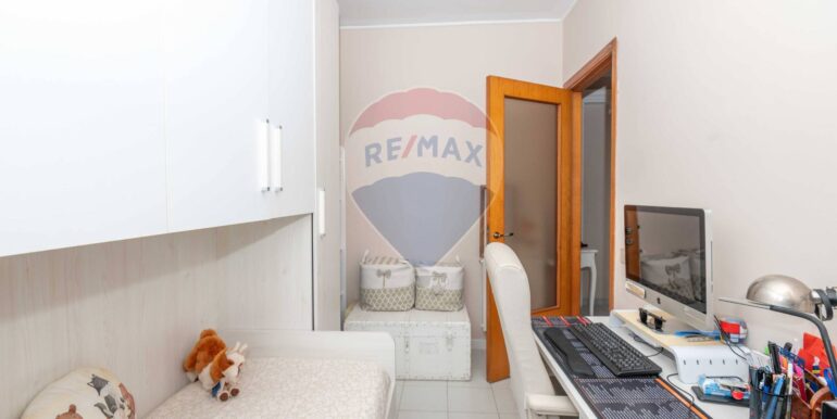 20251002104906-976152-19