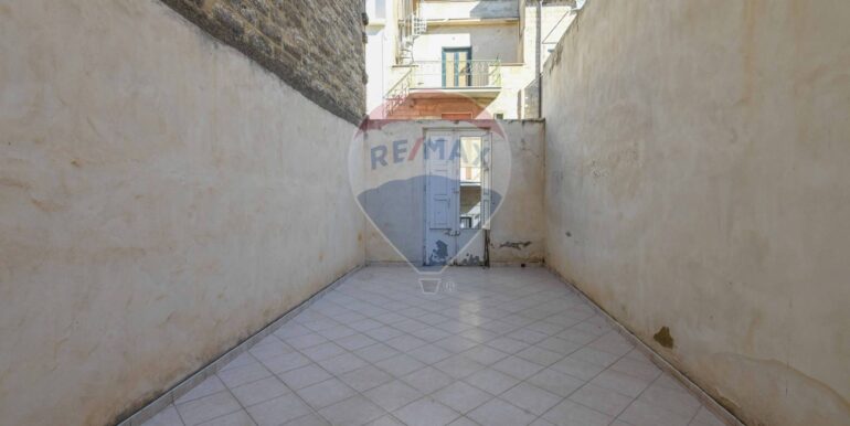 20251002121000-989046-3