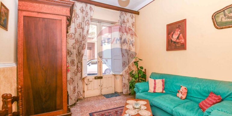 20251002121003-989046-4