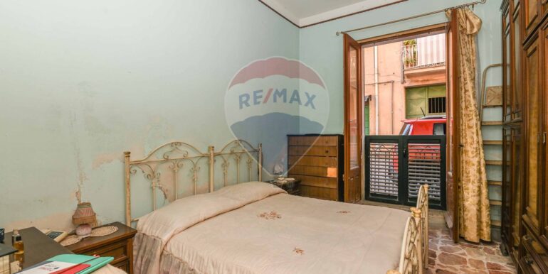 20251002121013-989046-7