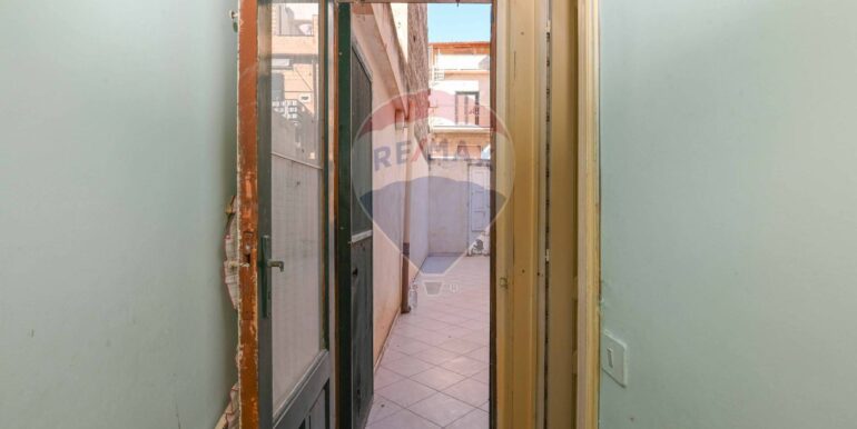 20251002121028-989046-12