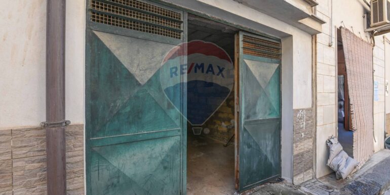 20251002121047-989046-18