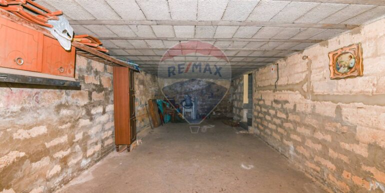 20251002121050-989046-19