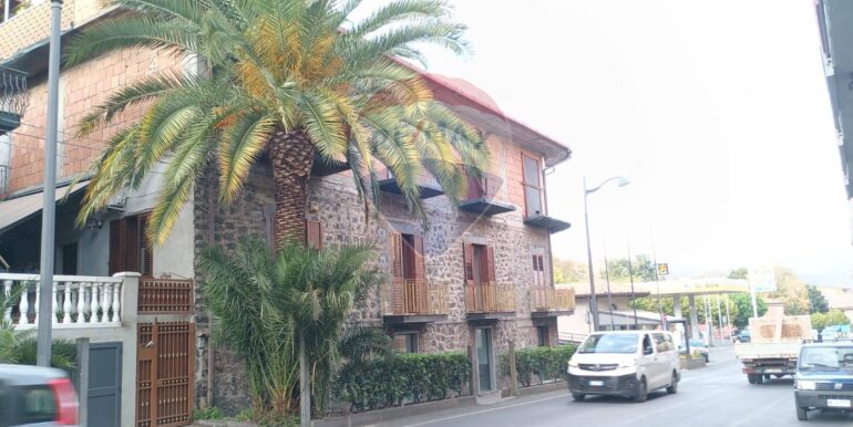 20251002131742-991179-8