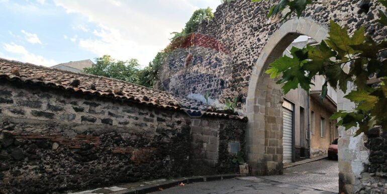 20251002131752-991179-12