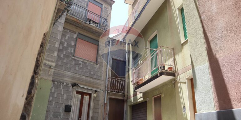 20251002164014-991229-4