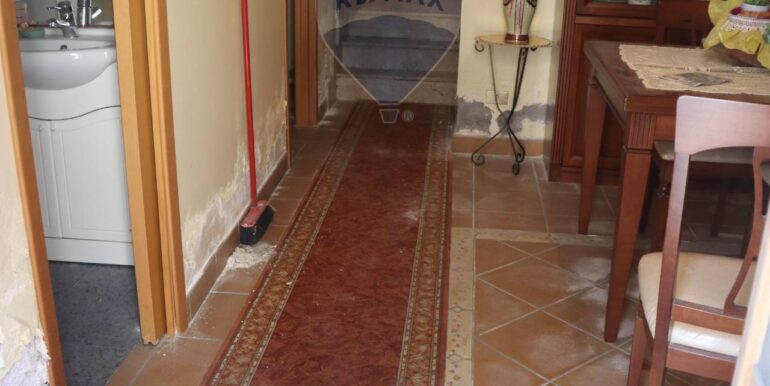 20251002164050-991229-16