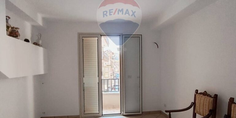 20251002173625-990970-6