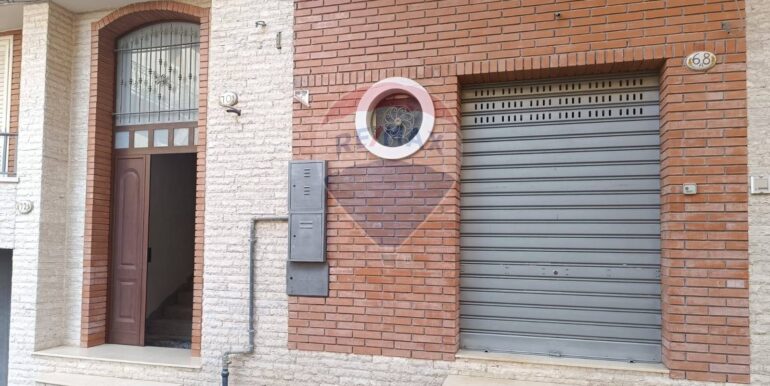 20251002173635-990970-10