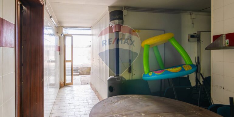 20251002183041-991159-1