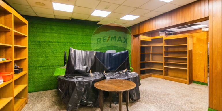 20251002183300-991159-21