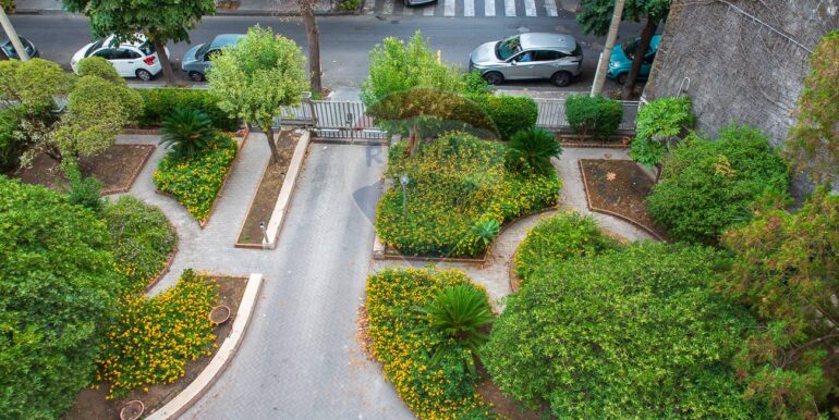 20251002183301-991281-4