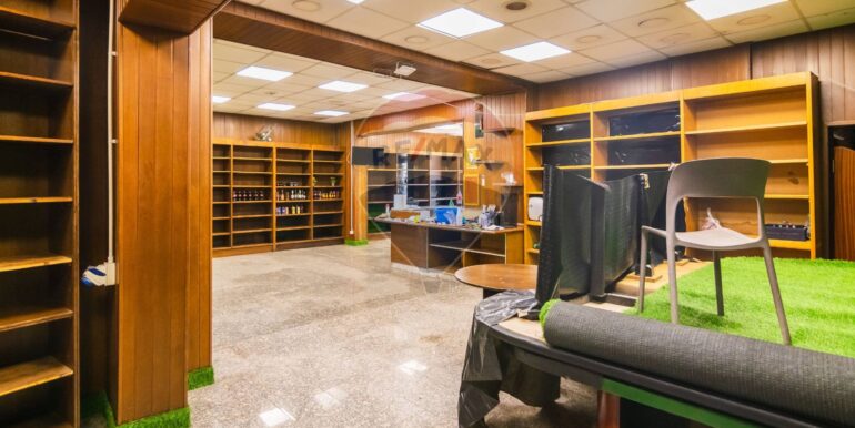 20251002183308-991159-22