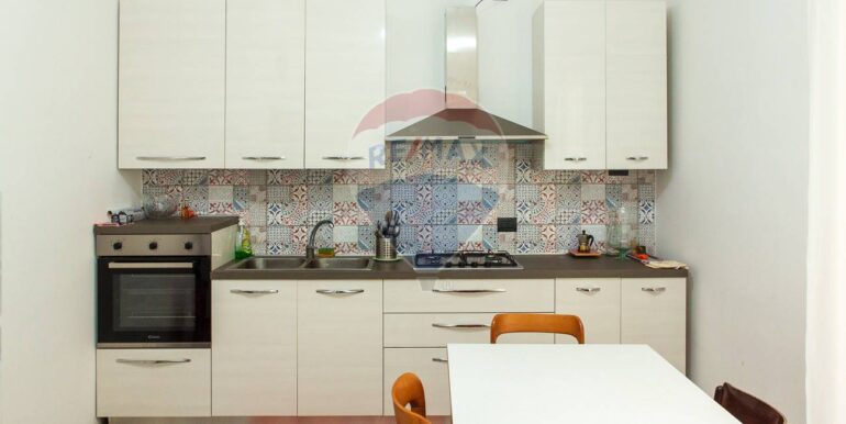 20251002183321-991281-10