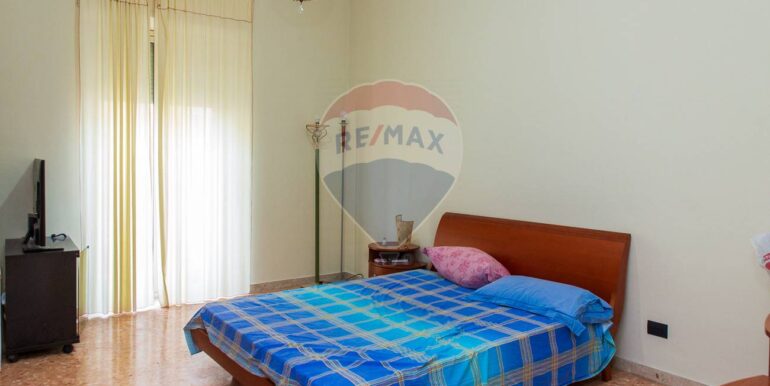 20251002183346-991281-16