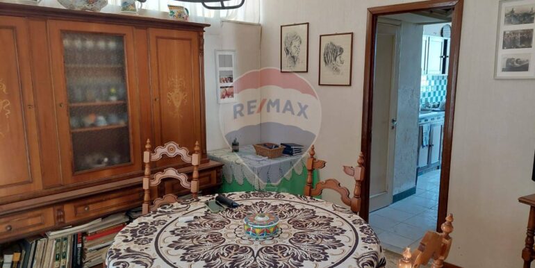 20251002184407-991274-17