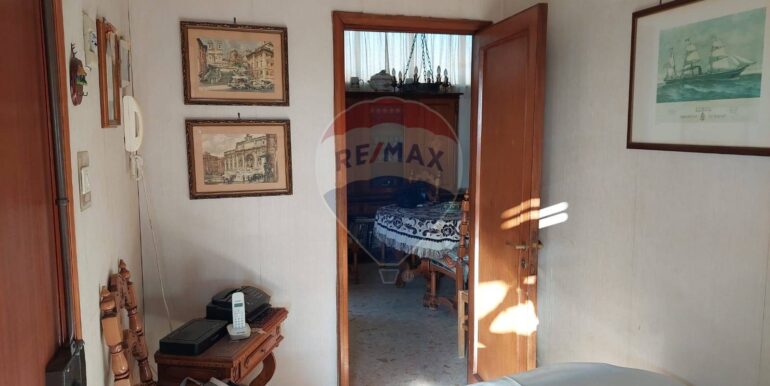 20251002184421-991274-21