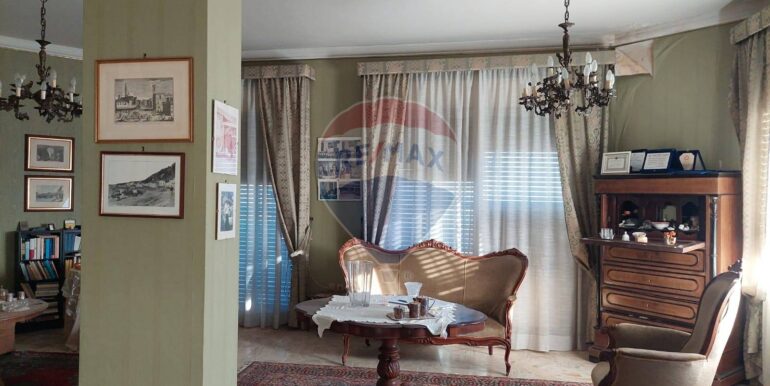 20251002184424-991274-22