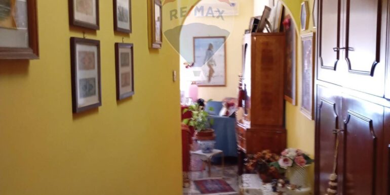 20251002202139-991019-19