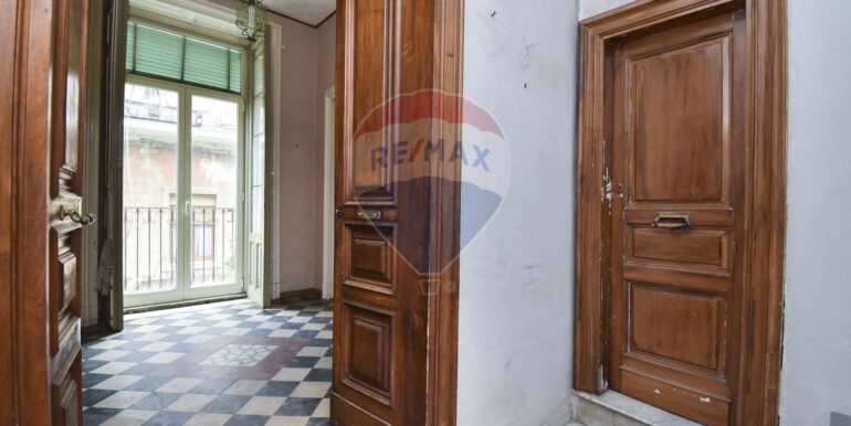 20251002210211-991302-18