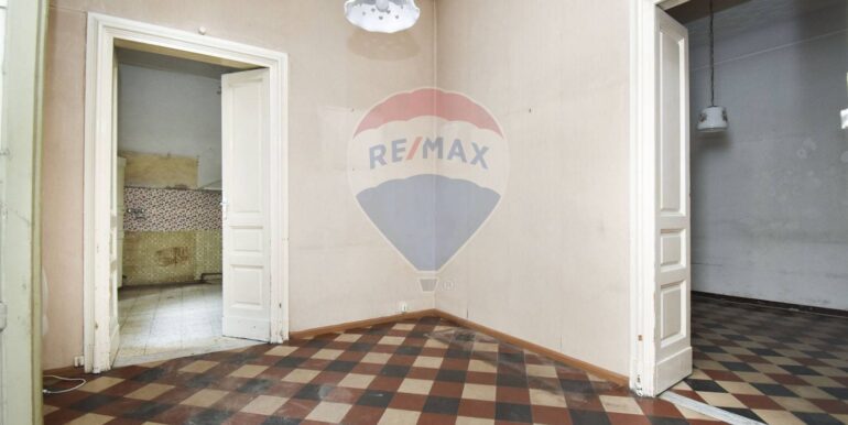 20251002210211-991302-22