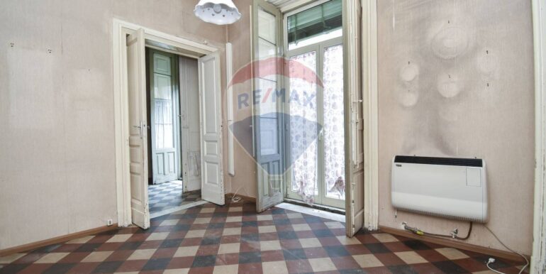 20251002210212-991302-24