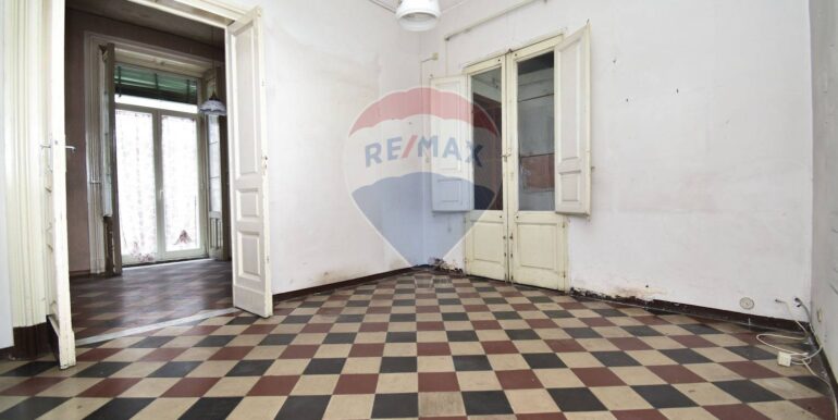 20251002210219-991302-45